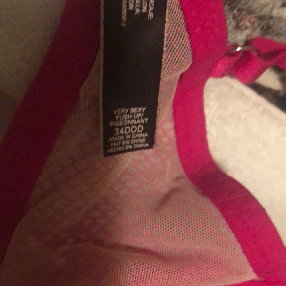 Victoria Secret Bras - Picture 3 of 3
